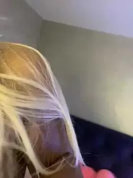 AlliceRosse from StripChat is Freechat