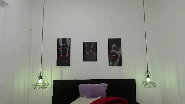 Try our girls live displays and explore the company of endless strippers, with beautiful physiques, vibrating toys and more.