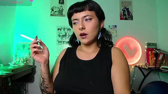 AlmaNanax from StripChat is Freechat