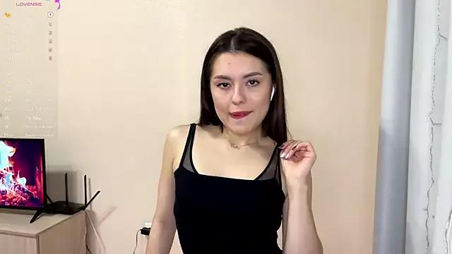AlveraCappola from StripChat is Freechat