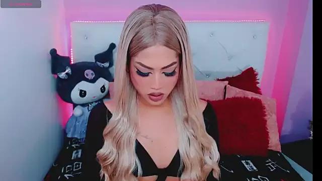 Try our girls live displays and explore the company of endless strippers, with beautiful physiques, vibrating toys and more.