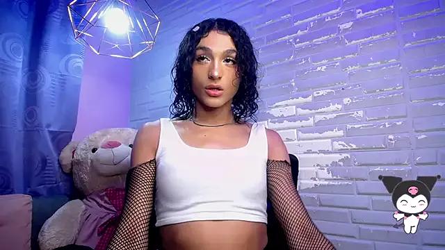 Try our girls live displays and explore the company of endless strippers, with beautiful physiques, vibrating toys and more.