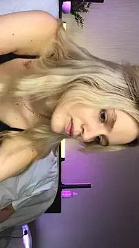 Try our girls live displays and explore the company of endless strippers, with beautiful physiques, vibrating toys and more.