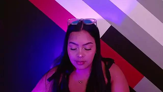 Try our girls live displays and explore the company of endless strippers, with beautiful physiques, vibrating toys and more.