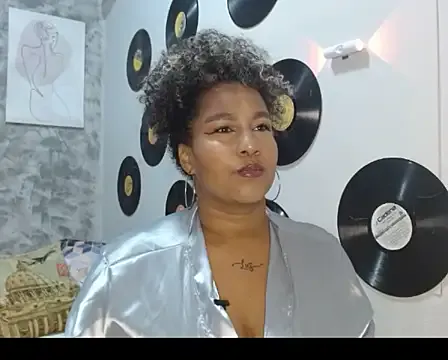 Ambar_foxy — bailar twerk