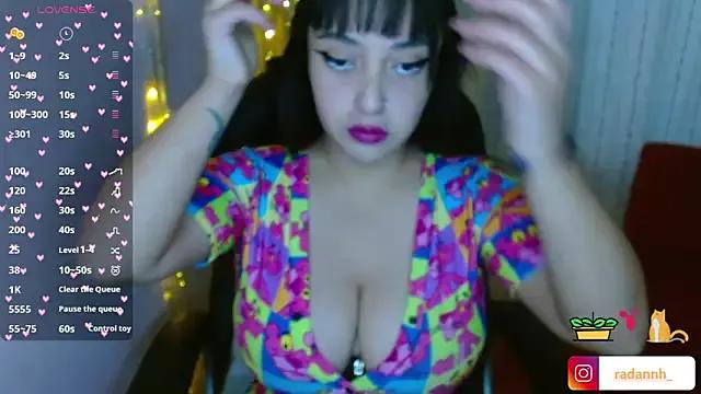 Try our girls live displays and explore the company of endless strippers, with beautiful physiques, vibrating toys and more.