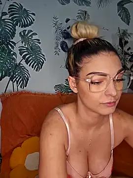 Photos of Ambre_La_nebulleuse from StripChat is Freechat
