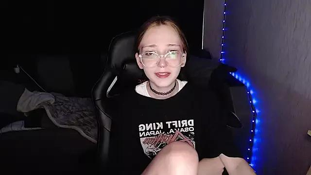AmeliaKamishiro from StripChat is Freechat