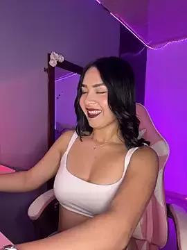 Try our girls live displays and explore the company of endless strippers, with beautiful physiques, vibrating toys and more.