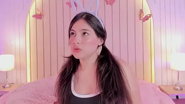 Try our girls live displays and explore the company of endless strippers, with beautiful physiques, vibrating toys and more.