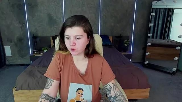 Try our girls live displays and explore the company of endless strippers, with beautiful physiques, vibrating toys and more.