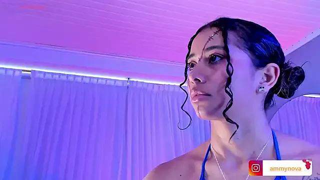 Try our girls live displays and explore the company of endless strippers, with beautiful physiques, vibrating toys and more.
