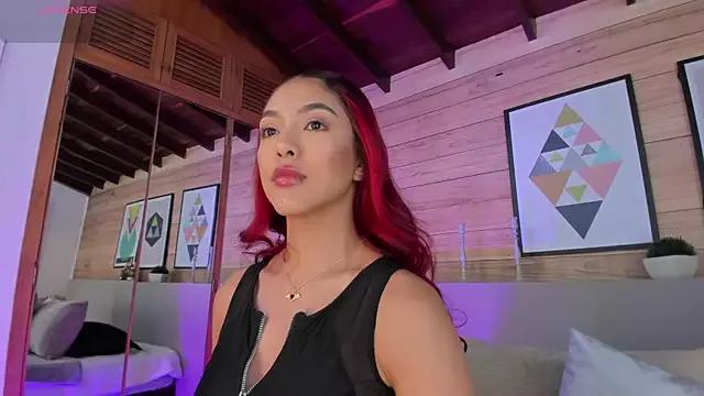 Try our girls live displays and explore the company of endless strippers, with beautiful physiques, vibrating toys and more.