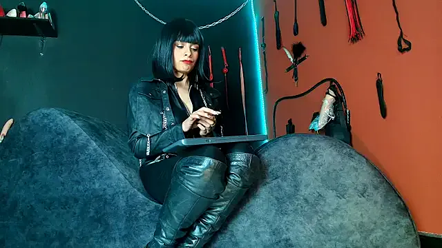 Avatar of amy-mistress