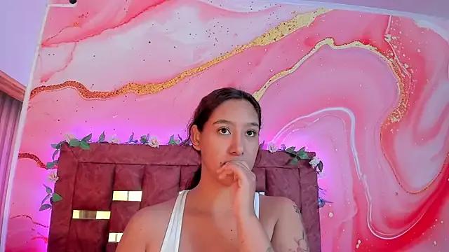 Try our girls live displays and explore the company of endless strippers, with beautiful physiques, vibrating toys and more.