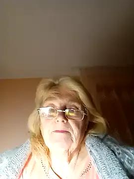 AmyLove353 from StripChat is Freechat