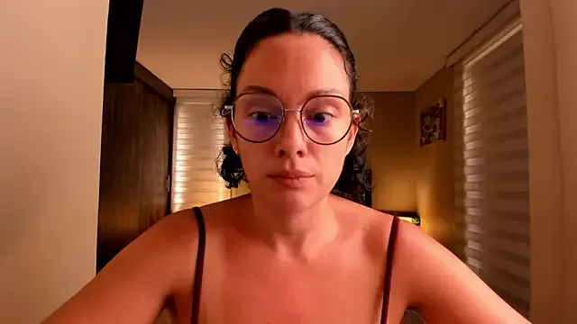 anabel_025 — show tongue