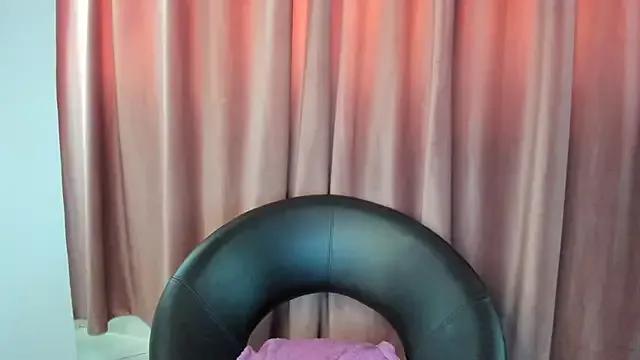 AnaysTop from StripChat