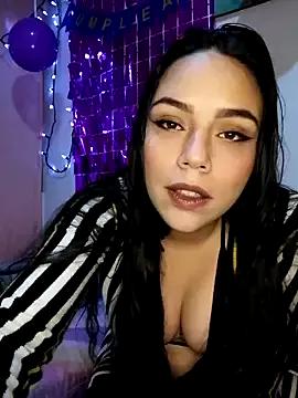 Try our girls live displays and explore the company of endless strippers, with beautiful physiques, vibrating toys and more.