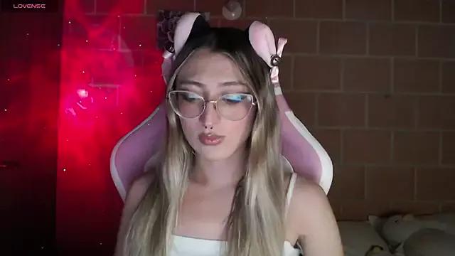 Andrea_camilaaa from StripChat is Freechat