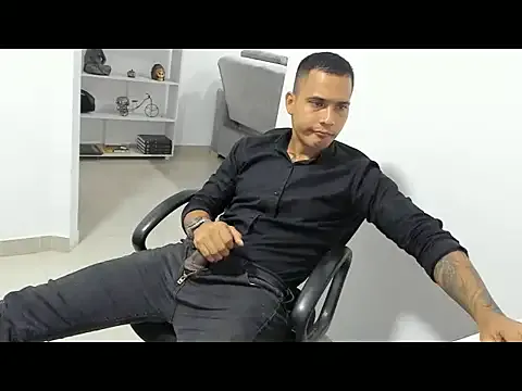 AndrewGmz — Cum show!