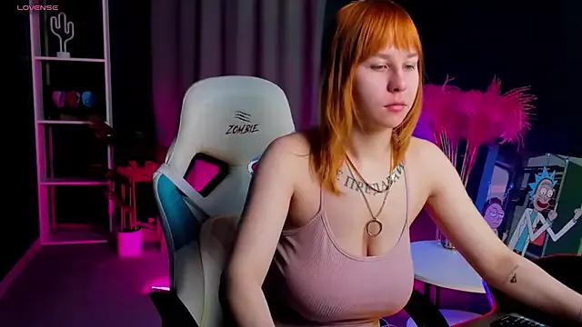 Try our girls live displays and explore the company of endless strippers, with beautiful physiques, vibrating toys and more.