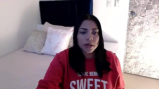 Try our girls live displays and explore the company of endless strippers, with beautiful physiques, vibrating toys and more.