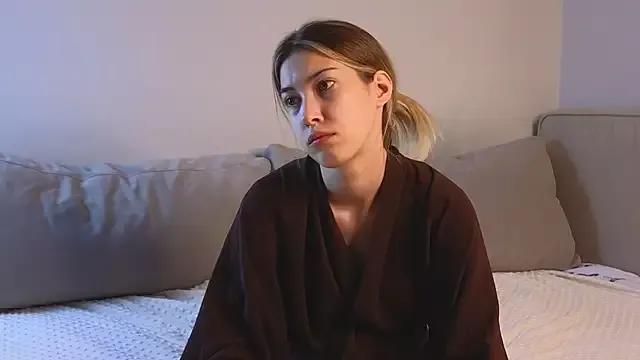 Try our girls live displays and explore the company of endless strippers, with beautiful physiques, vibrating toys and more.