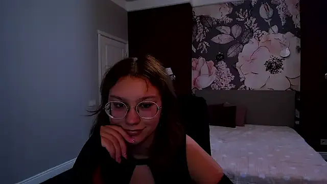 Avatar of AngelinaLow