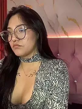Try our girls live displays and explore the company of endless strippers, with beautiful physiques, vibrating toys and more.