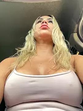 Try our girls live displays and explore the company of endless strippers, with beautiful physiques, vibrating toys and more.
