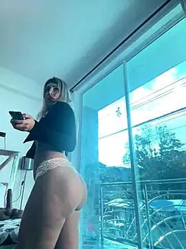 Try our girls live displays and explore the company of endless strippers, with beautiful physiques, vibrating toys and more.