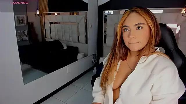 Try our girls live displays and explore the company of endless strippers, with beautiful physiques, vibrating toys and more.