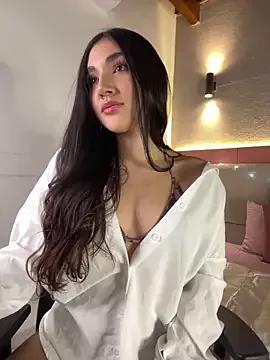 Try our girls live displays and explore the company of endless strippers, with beautiful physiques, vibrating toys and more.