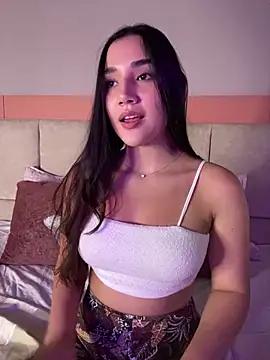 Try our girls live displays and explore the company of endless strippers, with beautiful physiques, vibrating toys and more.