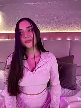 Try our girls live displays and explore the company of endless strippers, with beautiful physiques, vibrating toys and more.