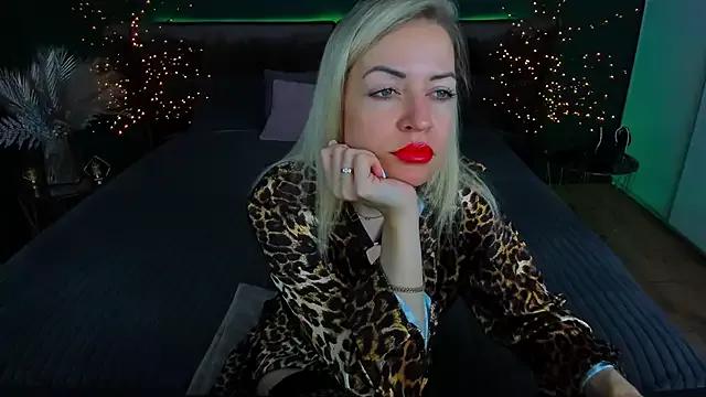 Anna_Snows from StripChat is Freechat