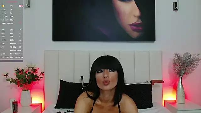 AnnaRos from StripChat is Freechat