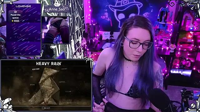 Try our girls live displays and explore the company of endless strippers, with beautiful physiques, vibrating toys and more.
