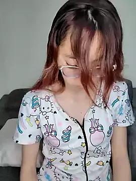 Try our girls live displays and explore the company of endless strippers, with beautiful physiques, vibrating toys and more.