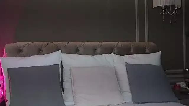 AnnieStylesx from StripChat