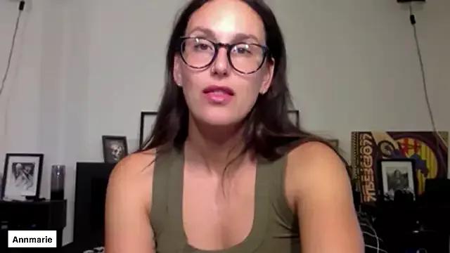 annmarieferrara from StripChat is Freechat
