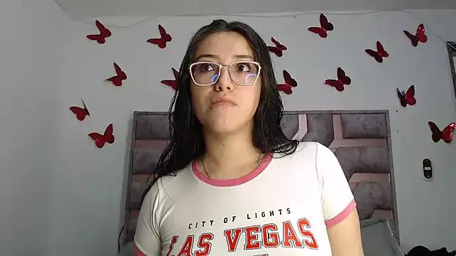 Anny-Fox from StripChat is Freechat