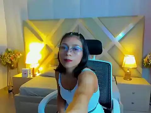 Annylittle_ from StripChat is Freechat