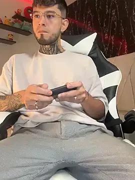 Try our girls live displays and explore the company of endless strippers, with beautiful physiques, vibrating toys and more.