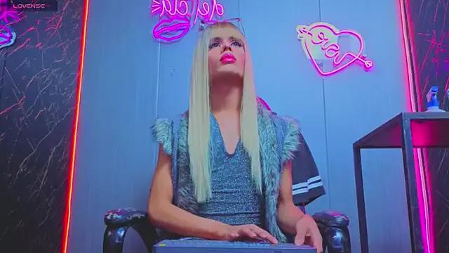 antonella_sexidoll from StripChat is Freechat