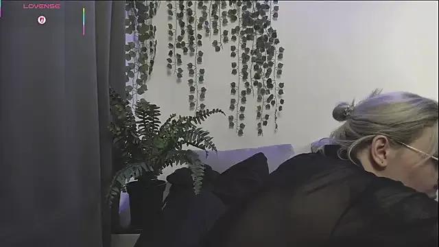 AnyaTaylorJoy_ from StripChat is Freechat