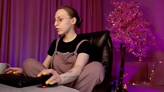 Try our girls live displays and explore the company of endless strippers, with beautiful physiques, vibrating toys and more.