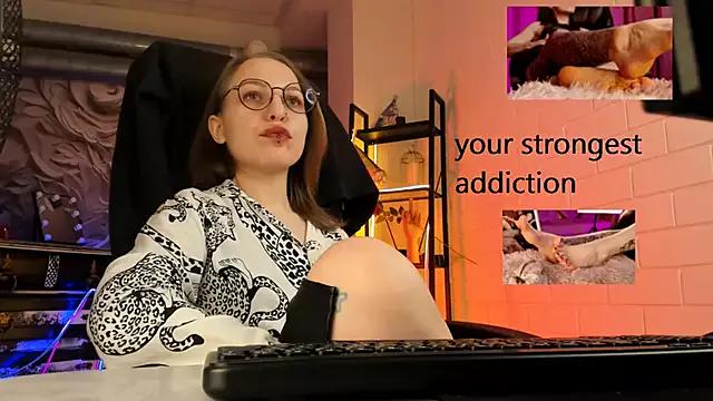 Try our girls live displays and explore the company of endless strippers, with beautiful physiques, vibrating toys and more.