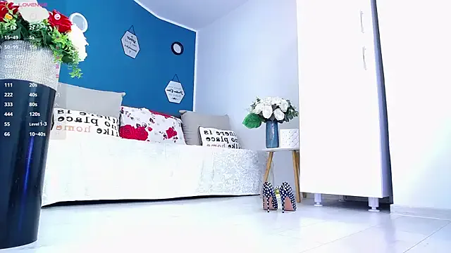 Aphrodite_Amely — Touch me , wet my puusy under nylon ..